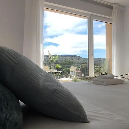 La Casa De Fuentetoba Hébergement de vacances *